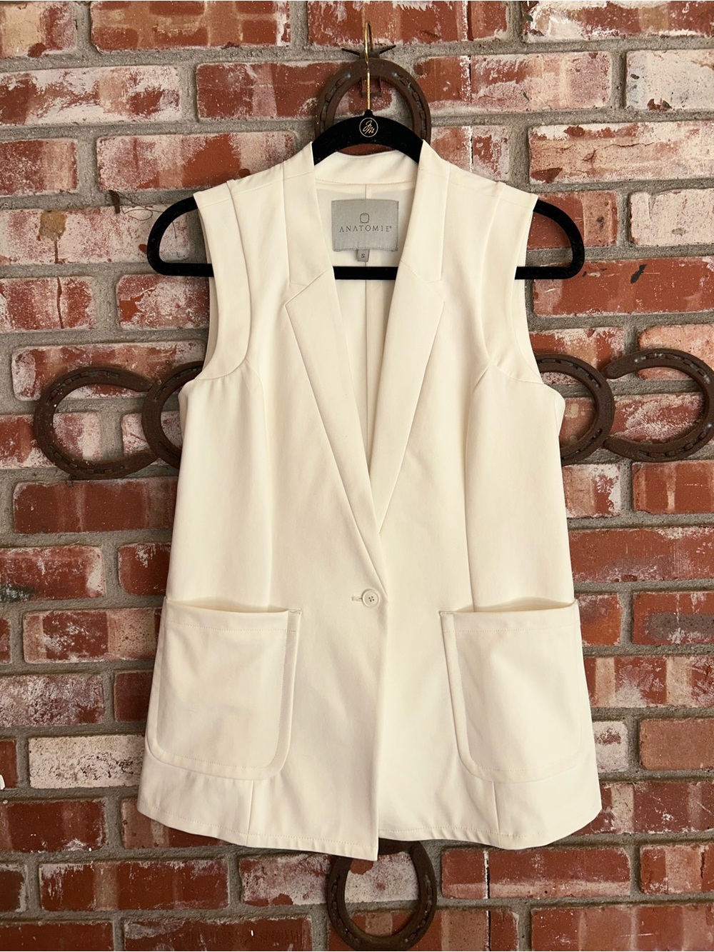 Anatomie Ivory Sleeveless Tailored Blazer Vest